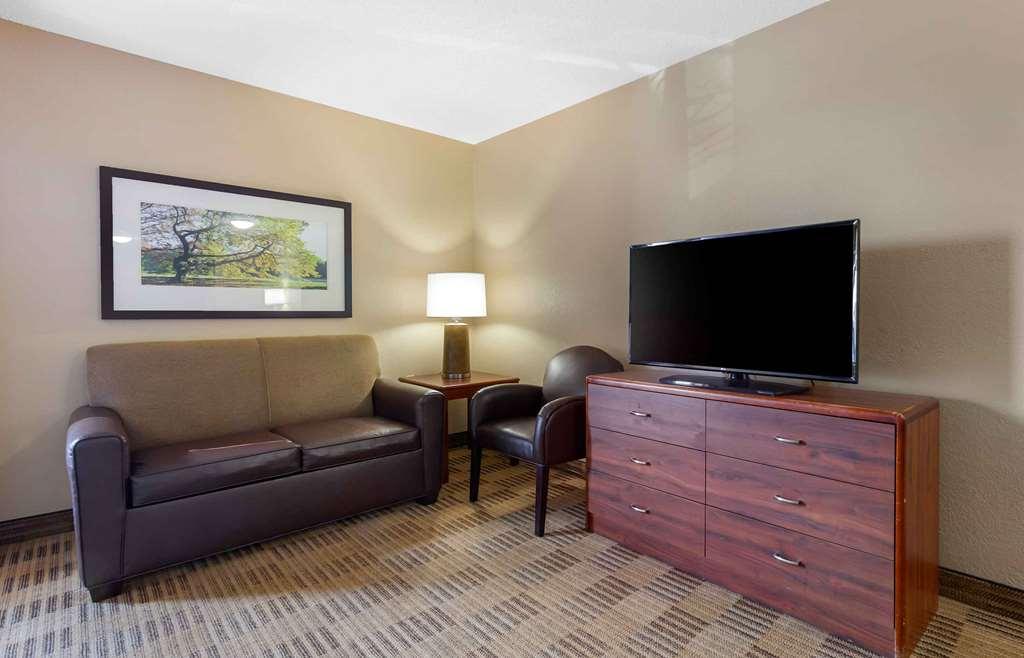 Extended Stay America Select Suites - Rockford - State Street Zimmer foto