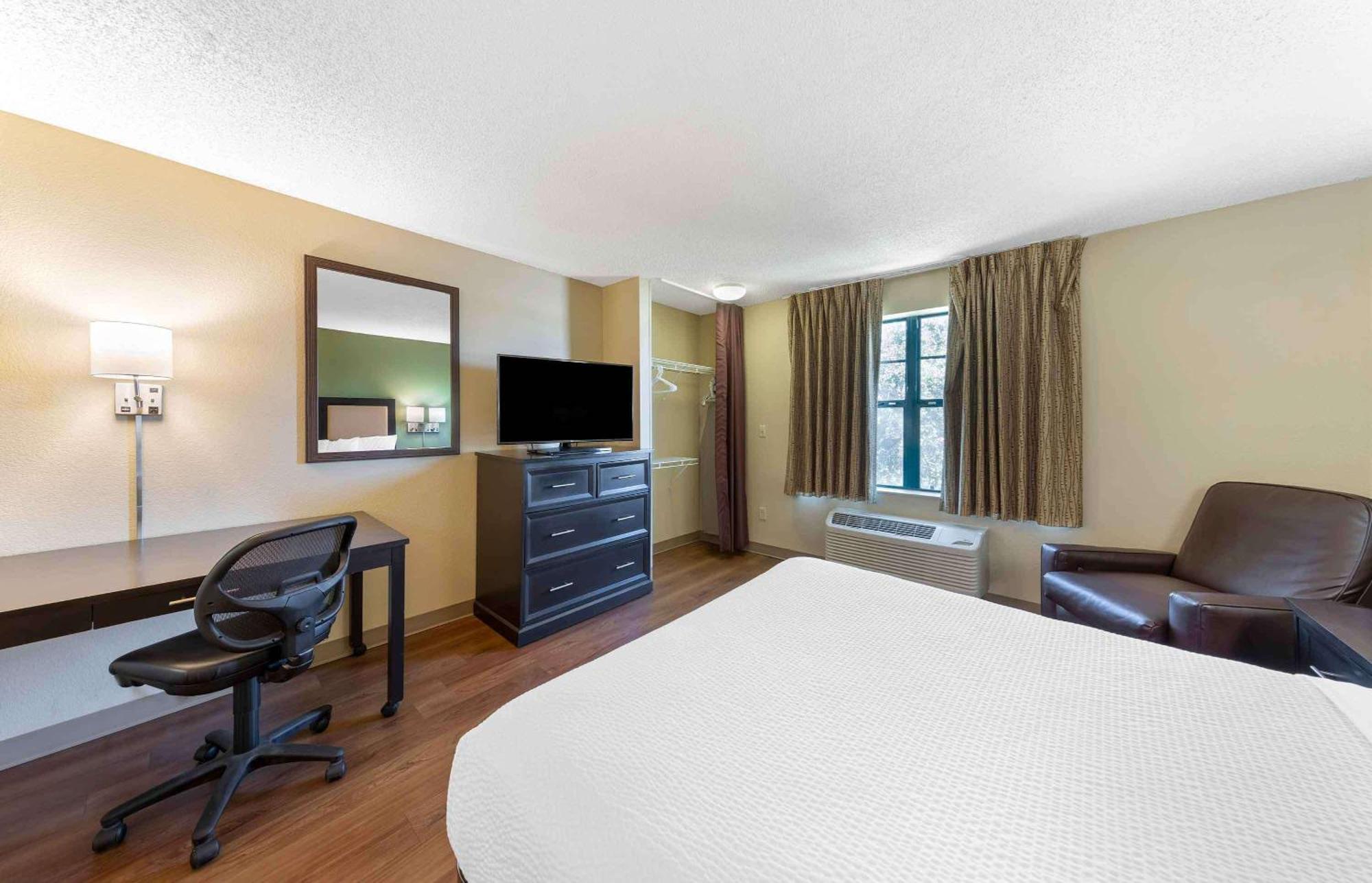 Extended Stay America Select Suites - Rockford - State Street Exterior foto