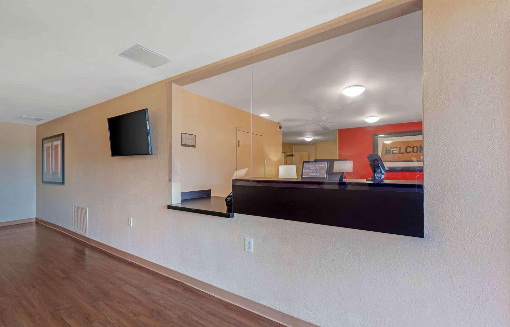 Extended Stay America Select Suites - Rockford - State Street Exterior foto